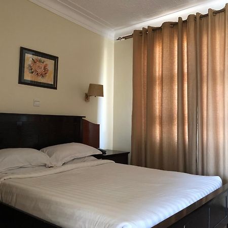 Shangri-La Hotel Muyenga Bugolobi Eksteriør bilde