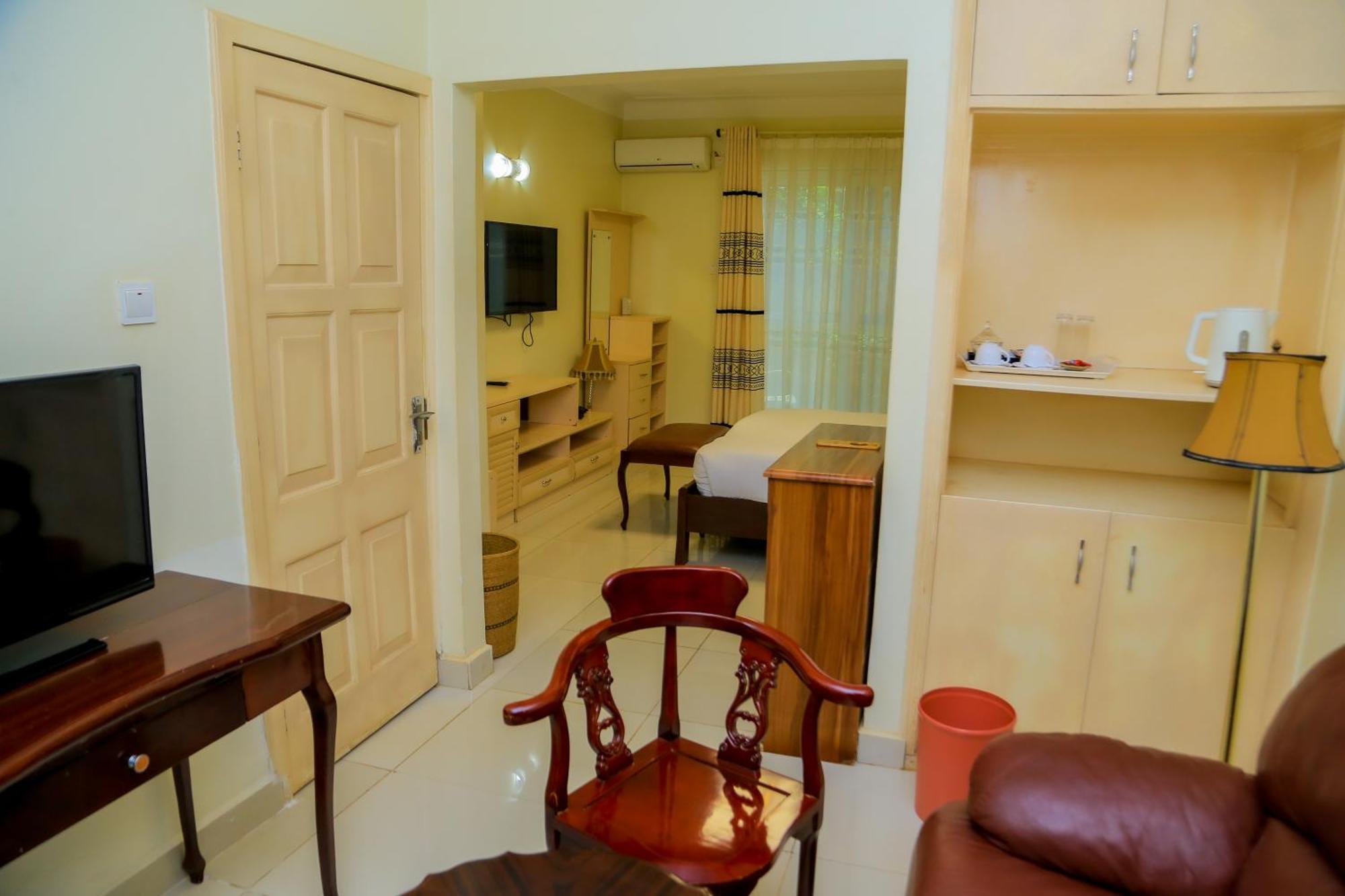 Shangri-La Hotel Muyenga Bugolobi Eksteriør bilde