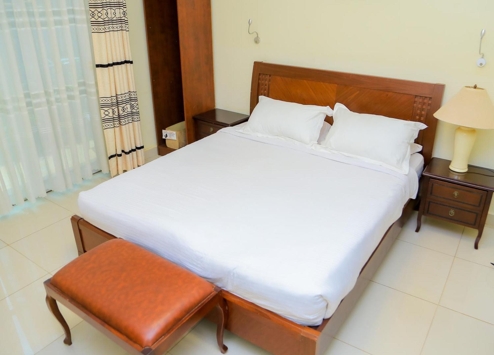 Shangri-La Hotel Muyenga Bugolobi Eksteriør bilde