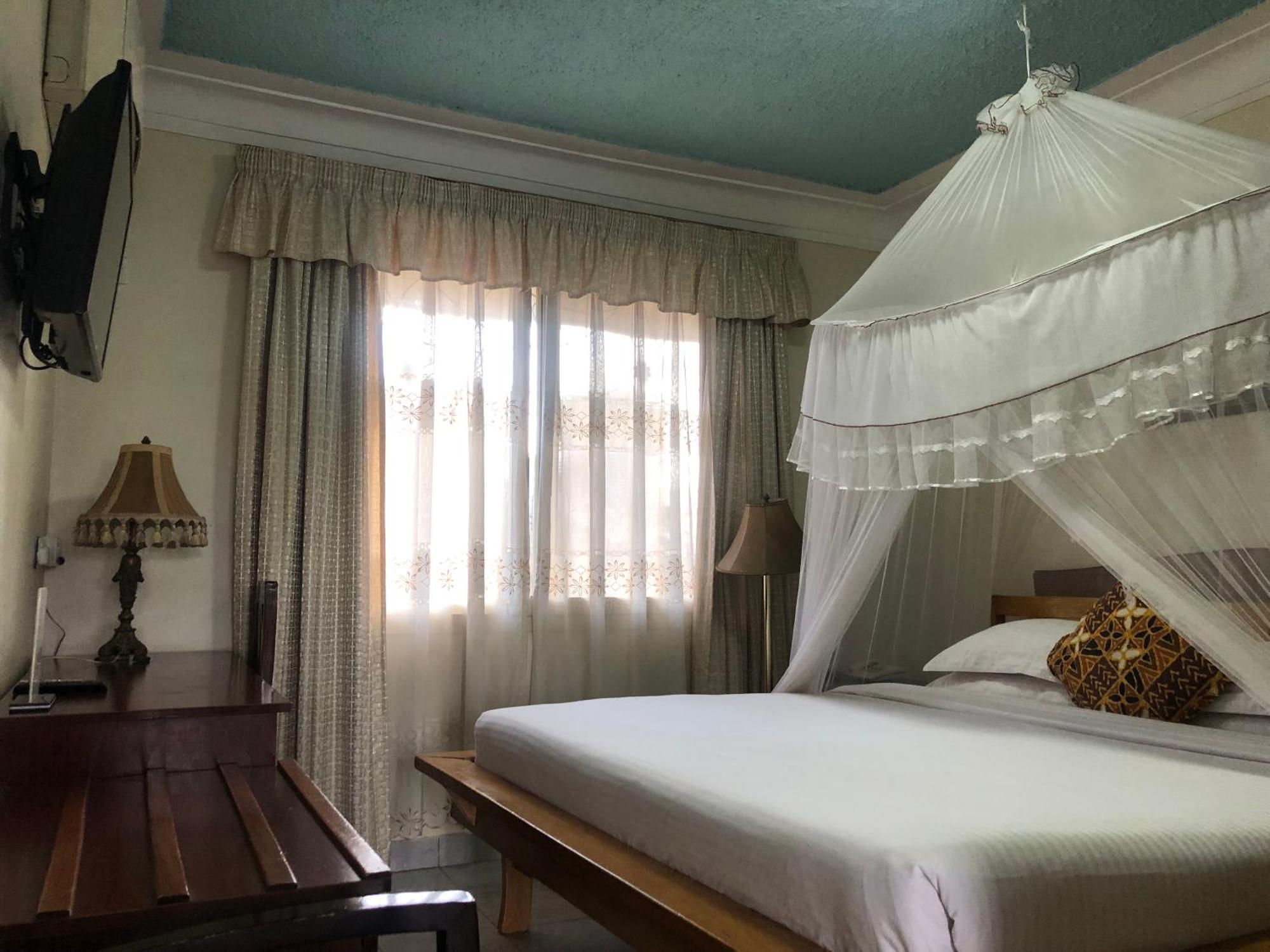 Shangri-La Hotel Muyenga Bugolobi Eksteriør bilde