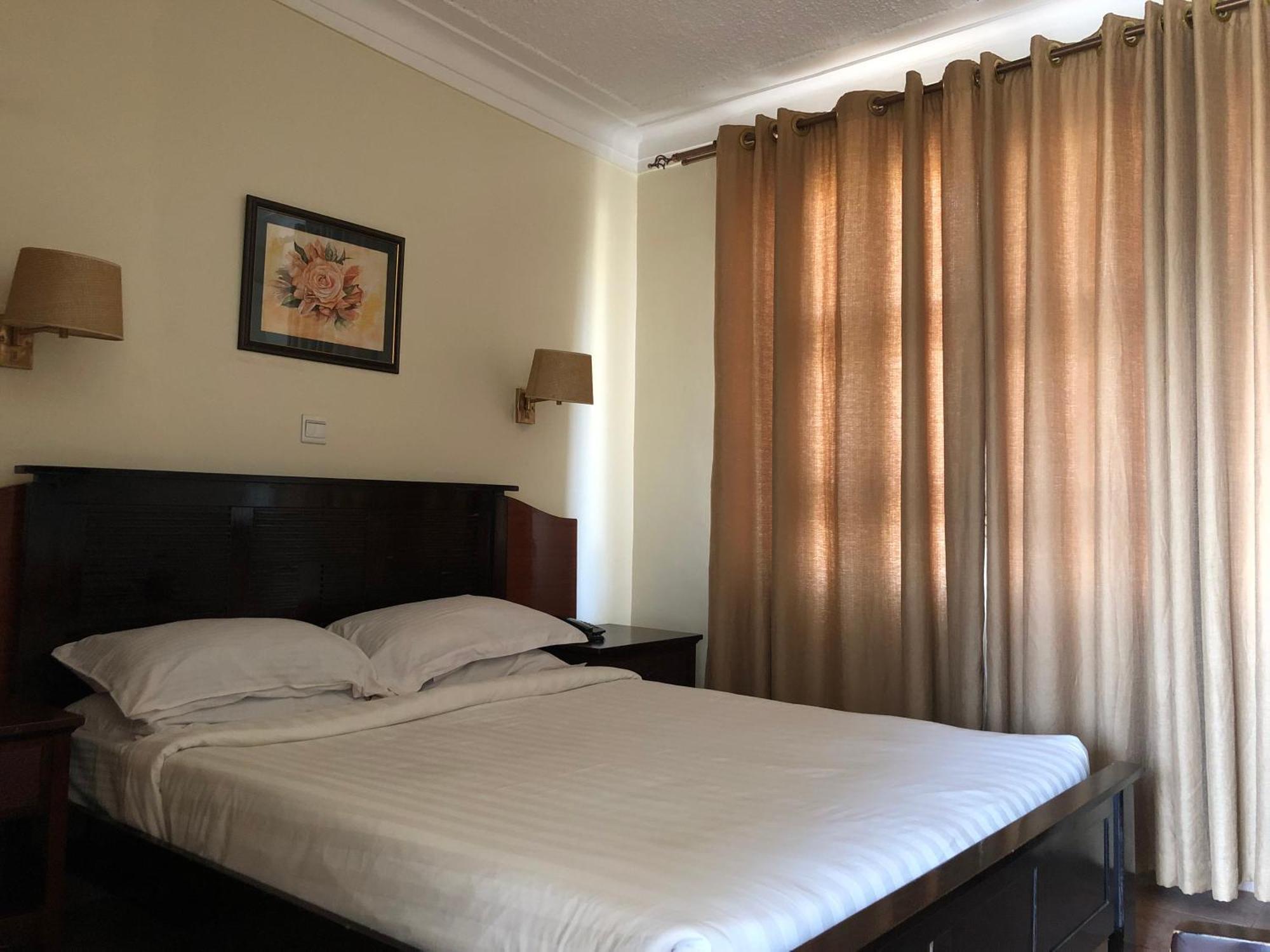 Shangri-La Hotel Muyenga Bugolobi Eksteriør bilde